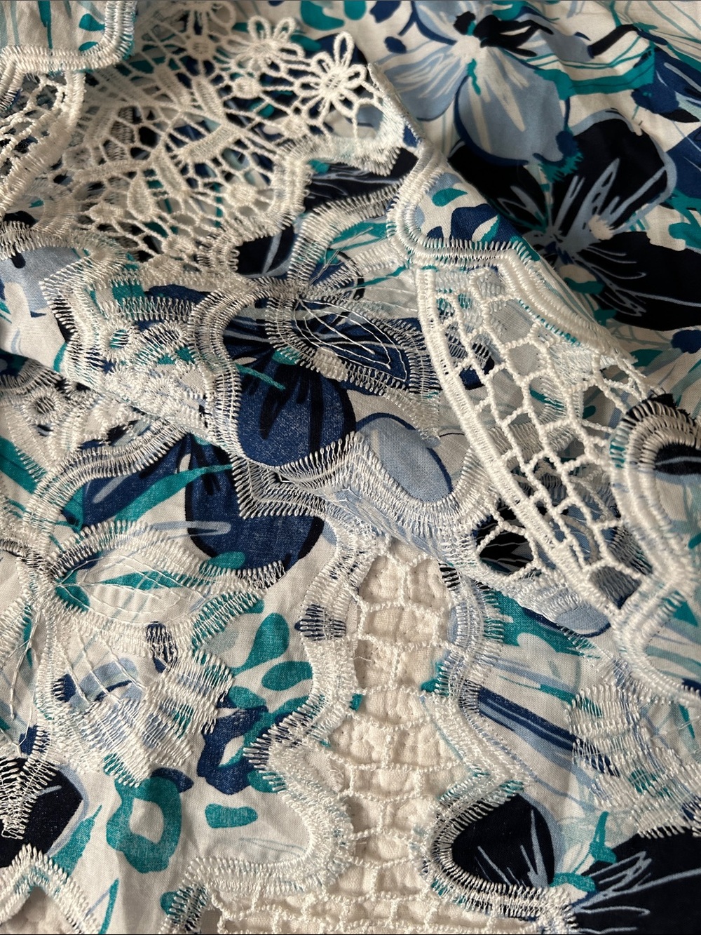 NWT Chico's White Floral Tunic with Blue & Teal with embroidery and lace - Picture 14 of 14
